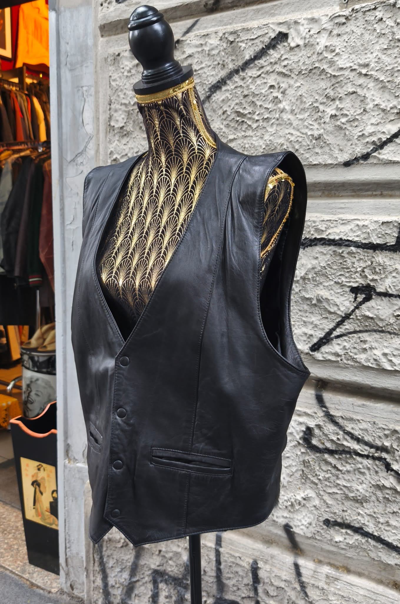 Gilet vintage in pelle nera