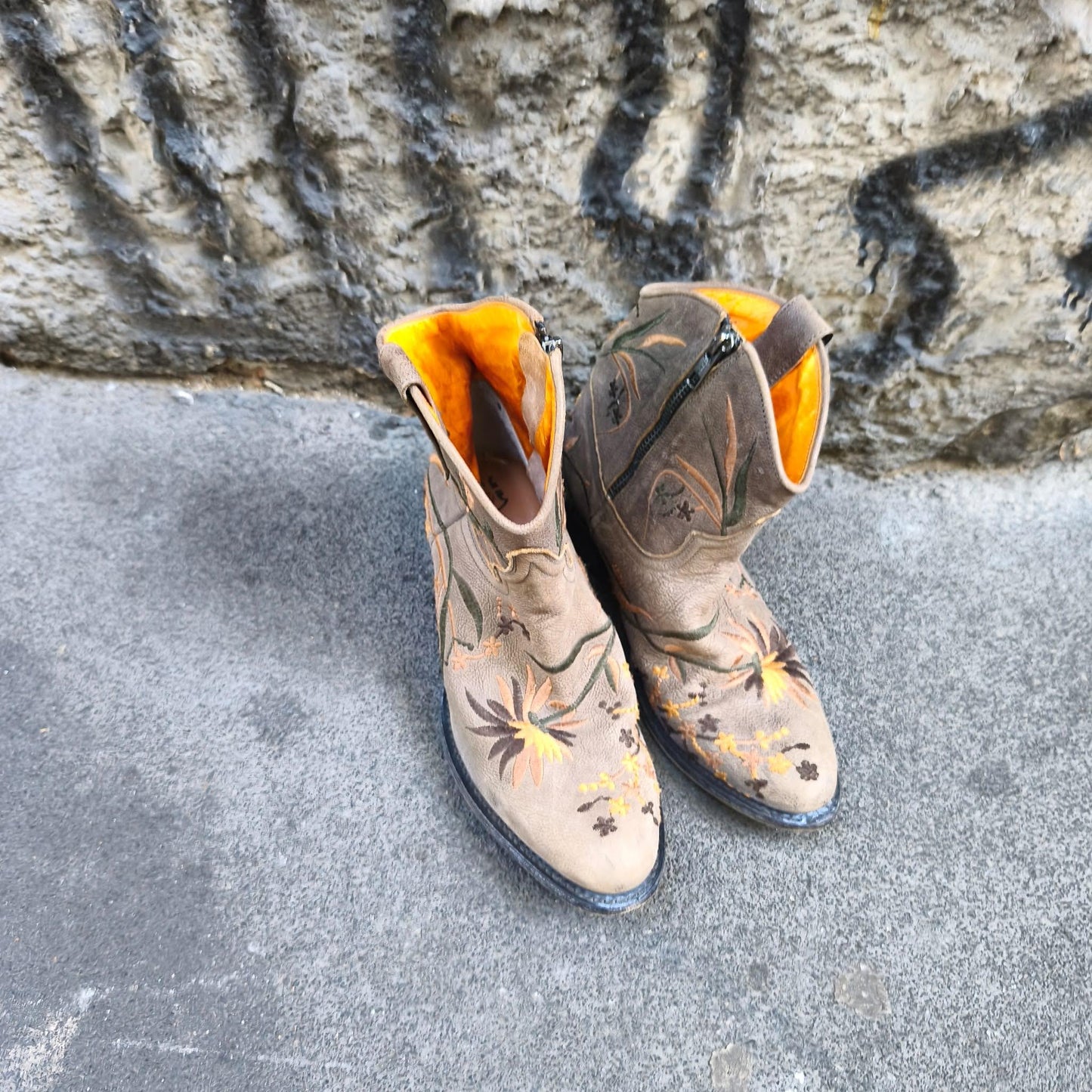 Stivali texani vintage ricamati Sendra Boots