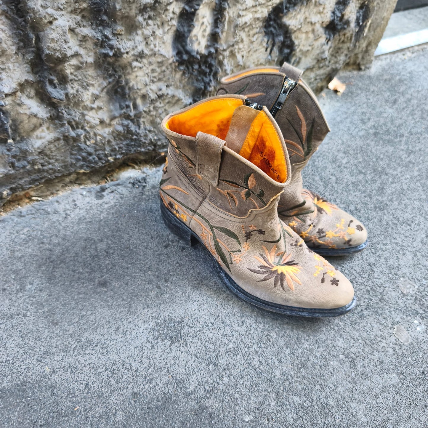 Stivali texani vintage ricamati Sendra Boots