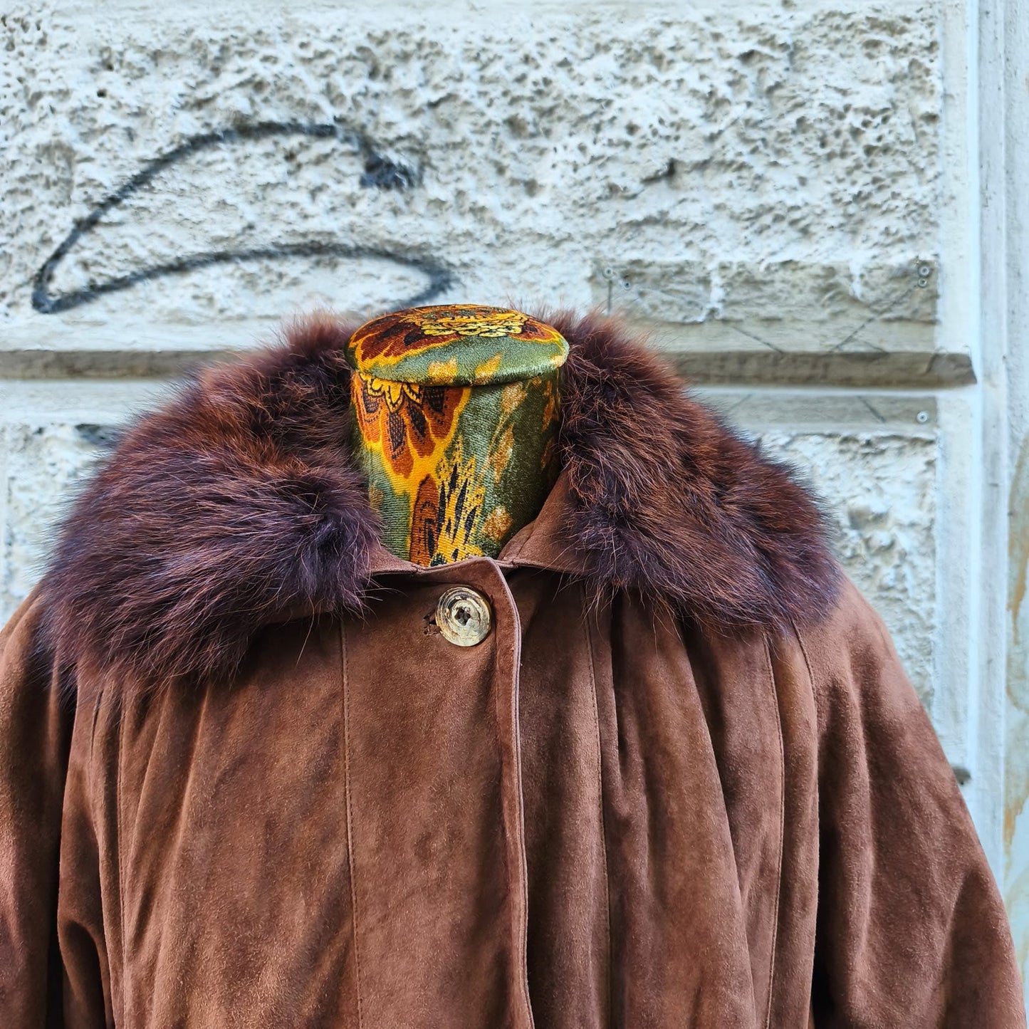 Giacca in camoscio vintage con profili in pelliccia