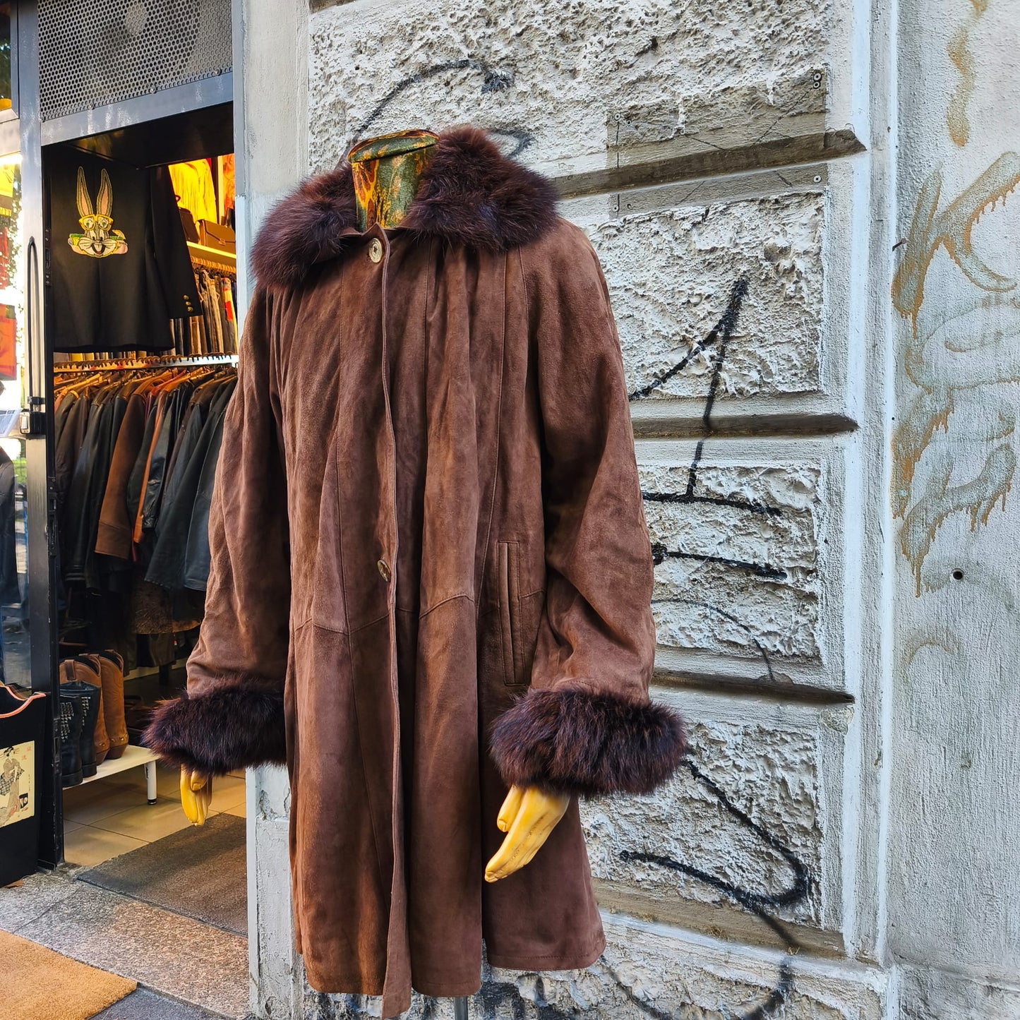 Giacca in camoscio vintage con profili in pelliccia