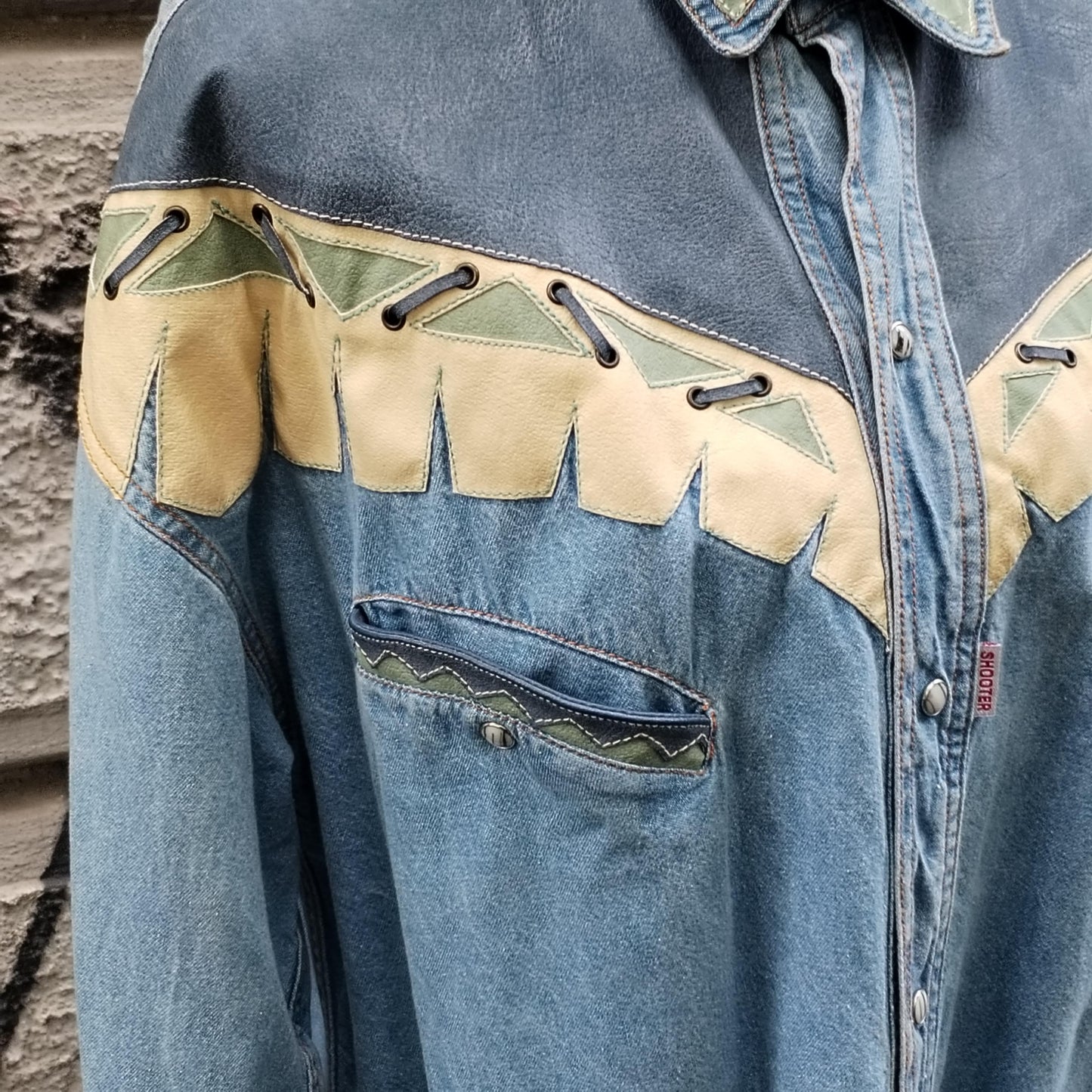 Camicia vintage texana in denim con inserti in pelle