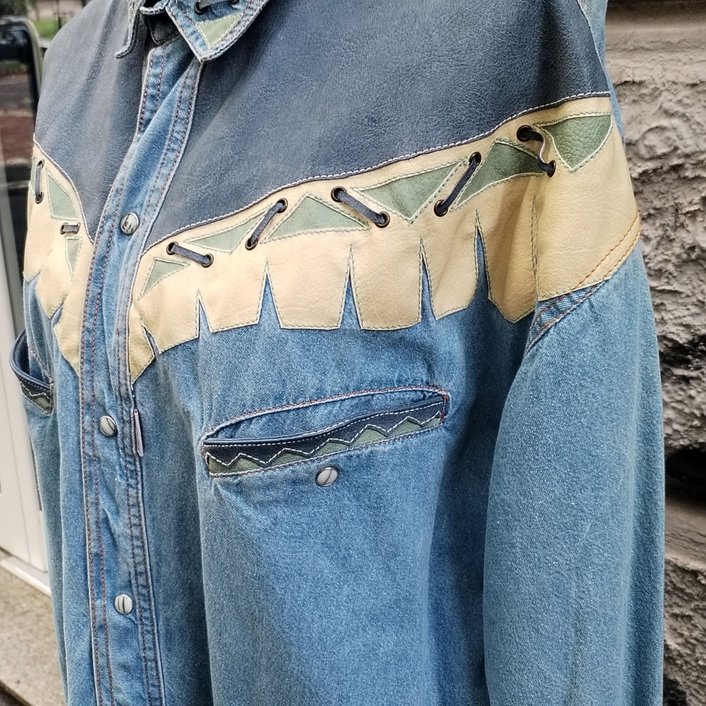 Camicia vintage texana in denim con inserti in pelle