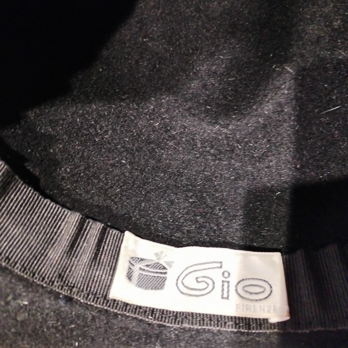 Cappello vintage in lana nero modello fedora