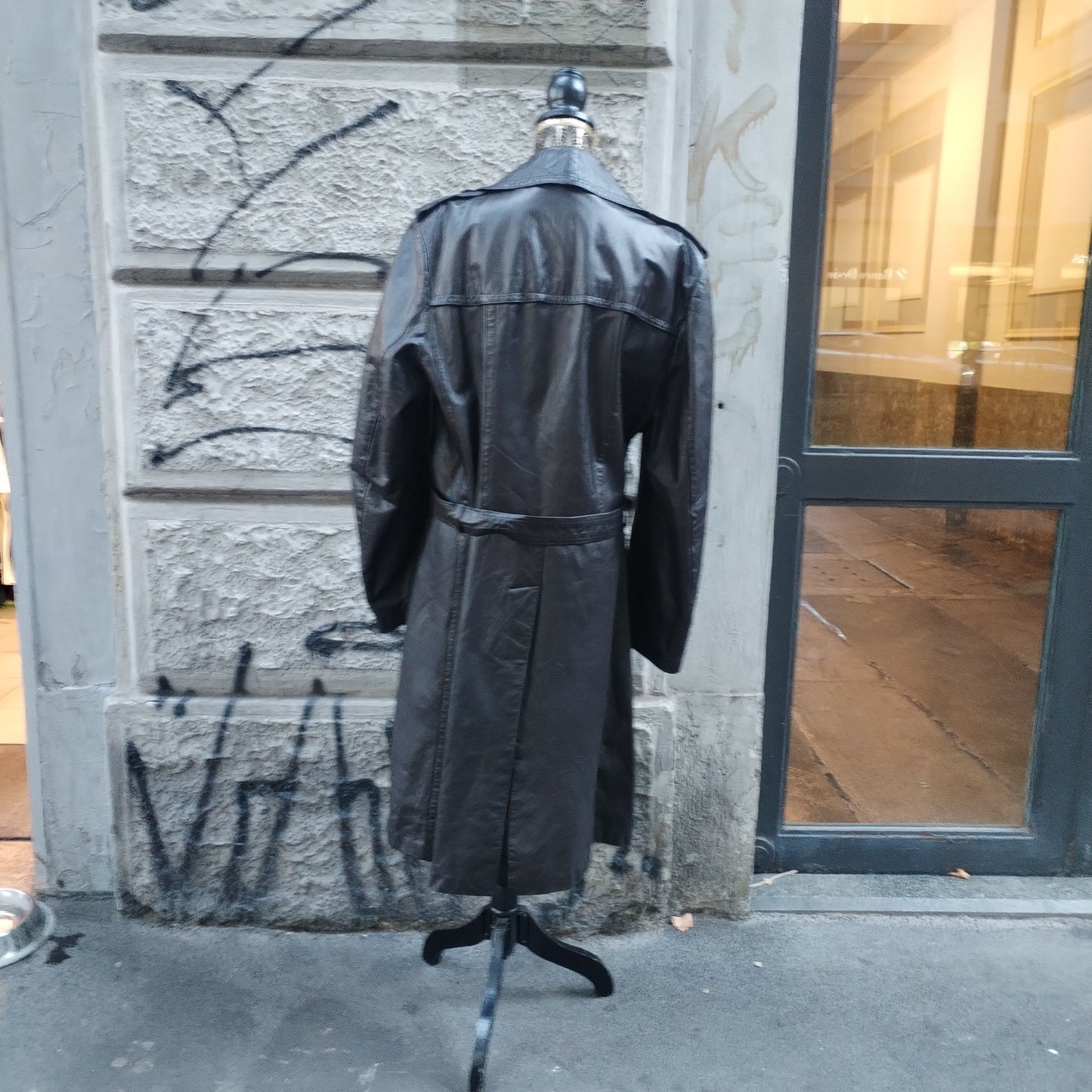 Trench vintage in pelle marrone