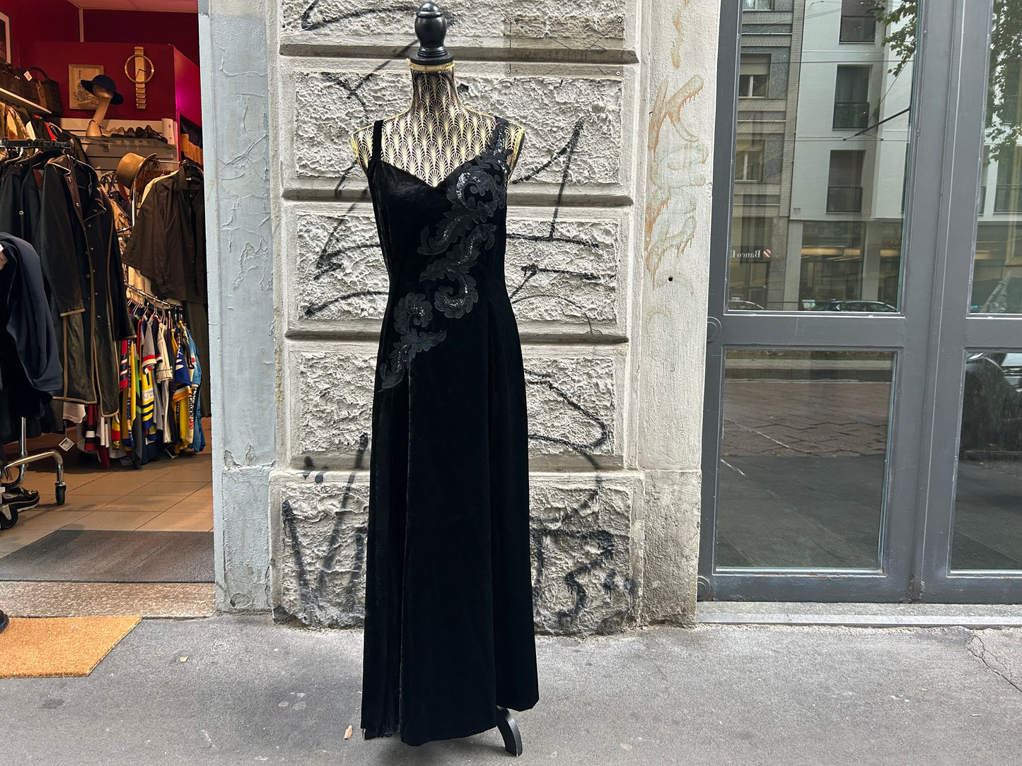 Abito vintage in velluto Gianni Versace con stola