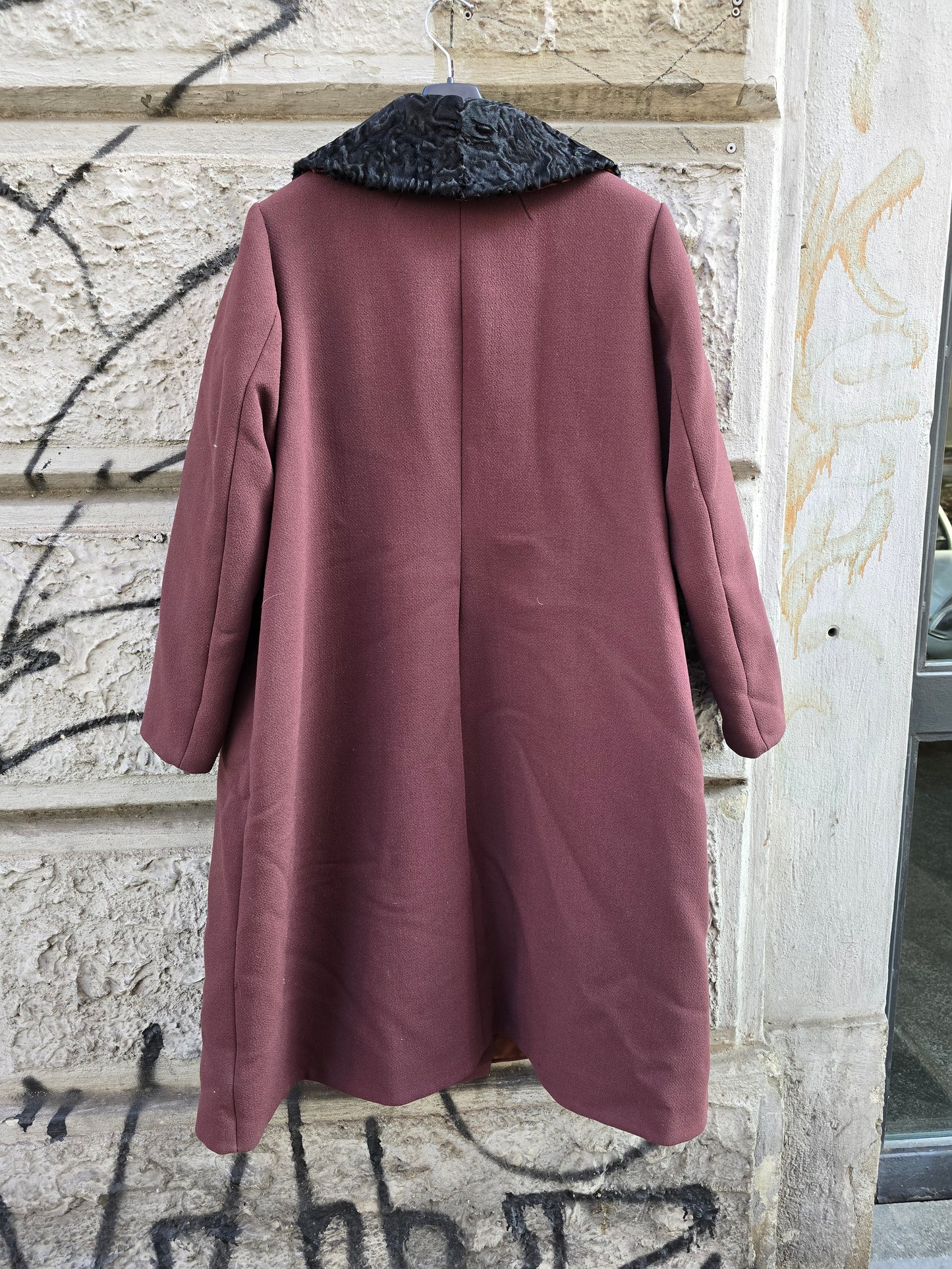 Cappotto donna vintage con collo in astrakan