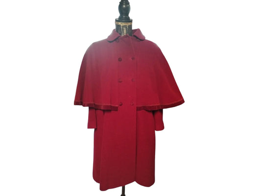 Cappotto vintage con mantella integrata