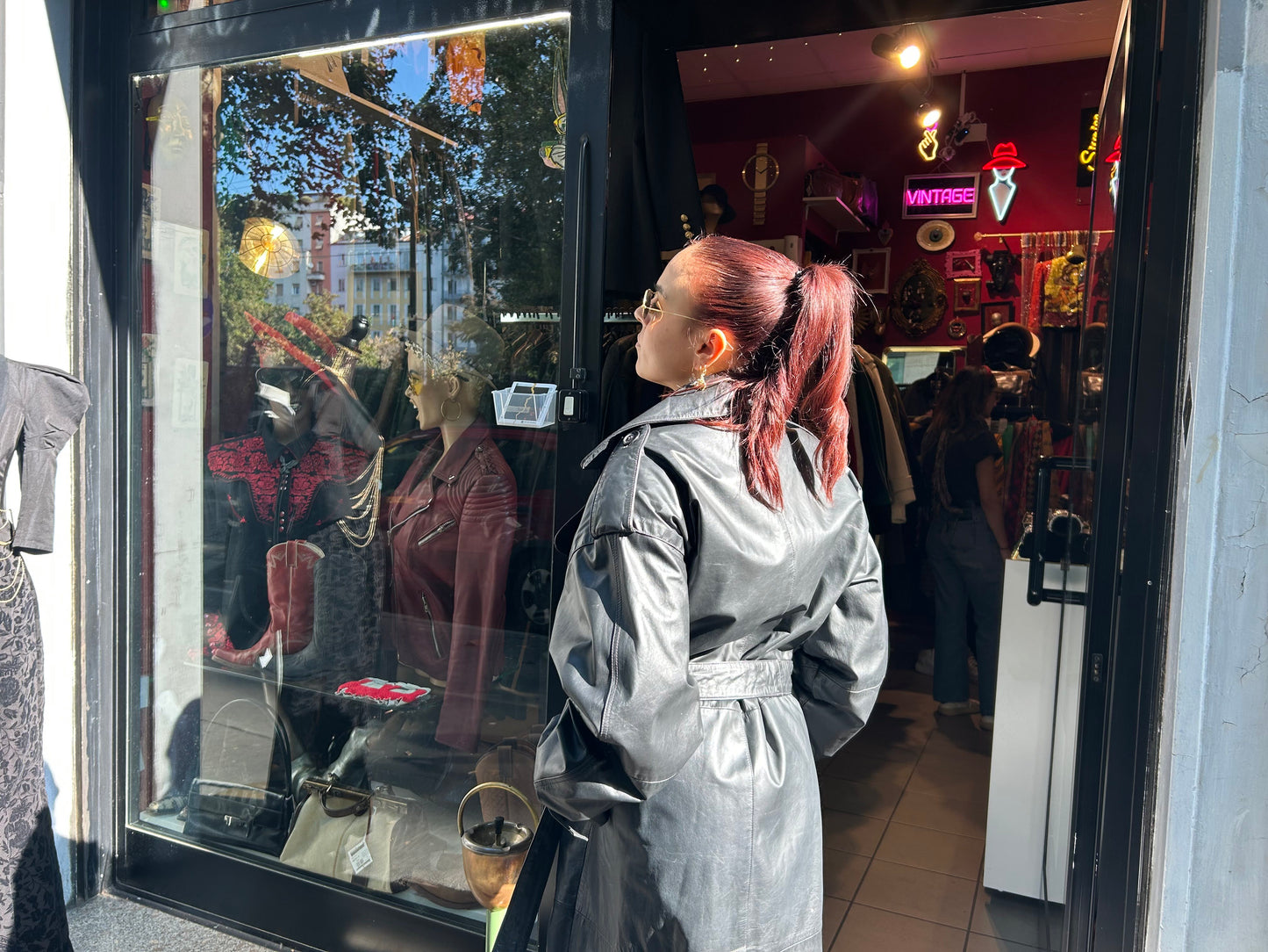 Trench uomo vintage in vera pelle nera