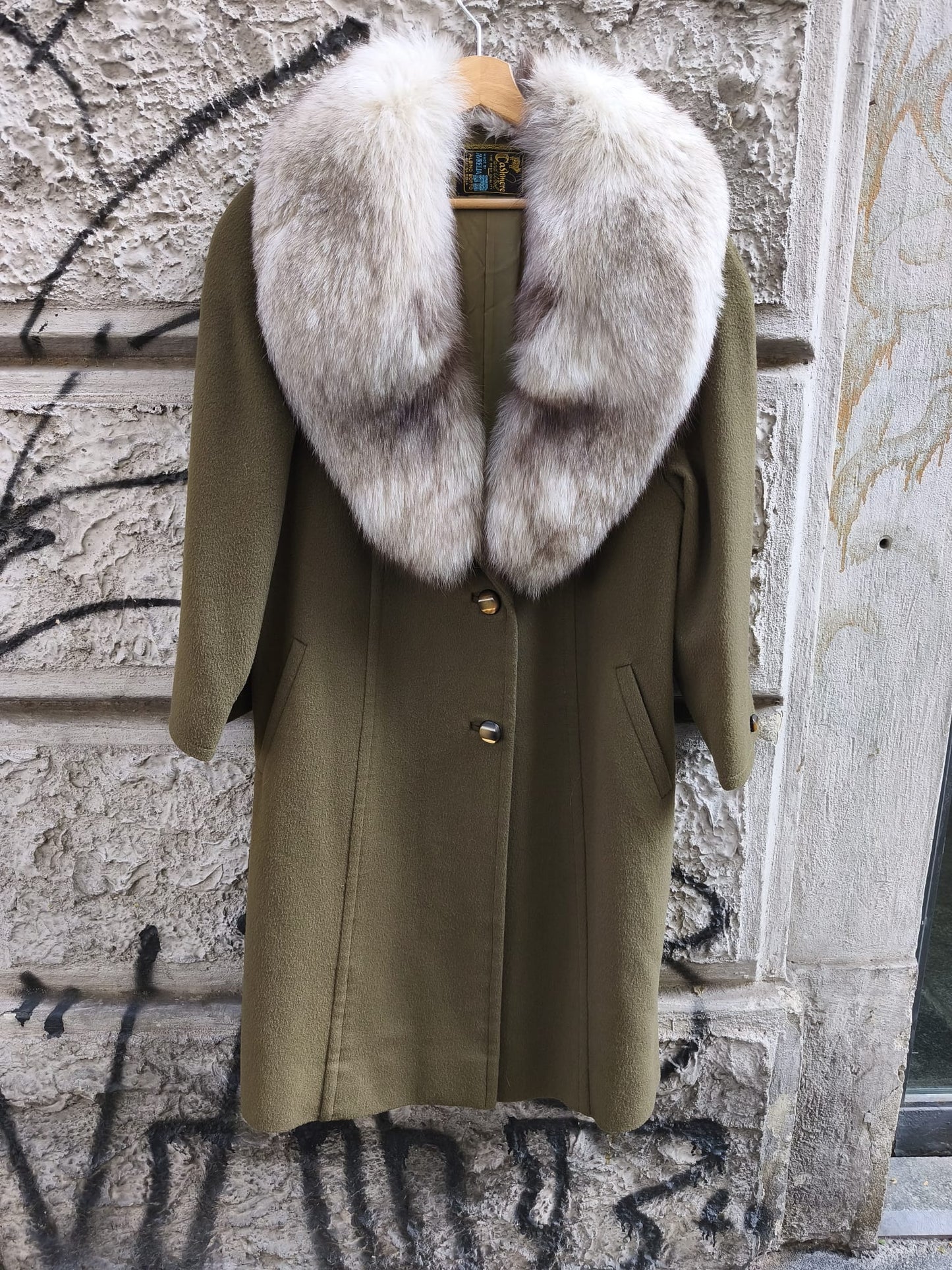 Cappotto donna vintage in cashmere con collo in vera pelliccia di volpe