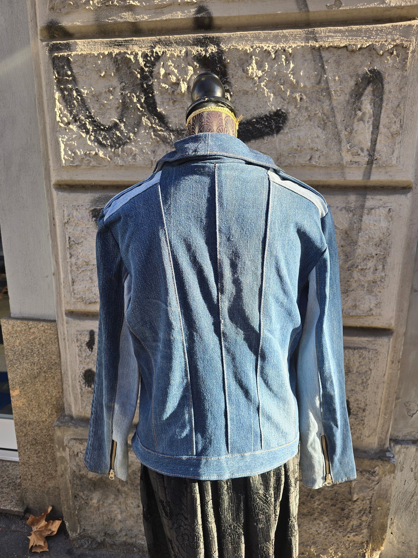 Giacca vintage in jeans modello chiodo