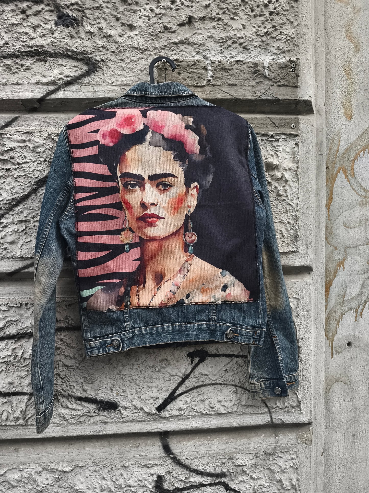 Giacca jeans custom Frida Kalo by Sismica Vintage