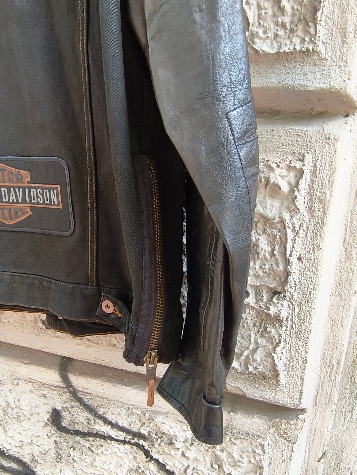 Giacca in denim vintage  con maniche in pelle Harley Davidson