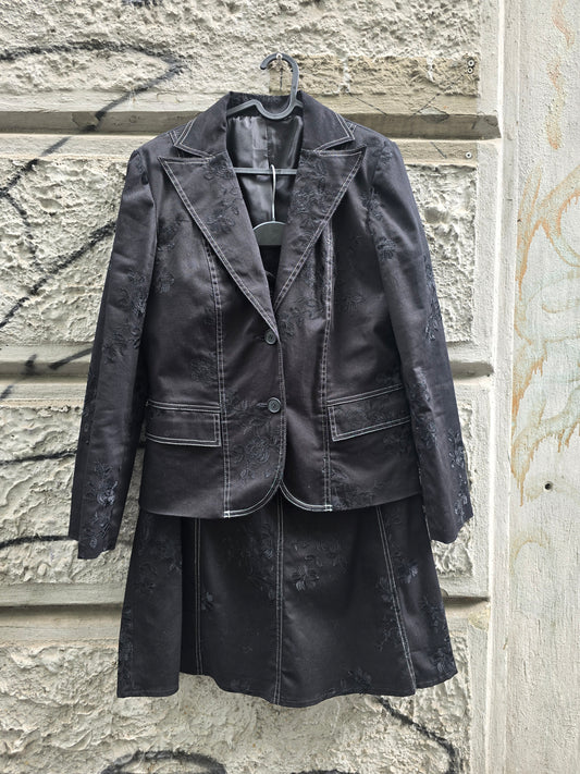 Completo vintage in cotone ricamato