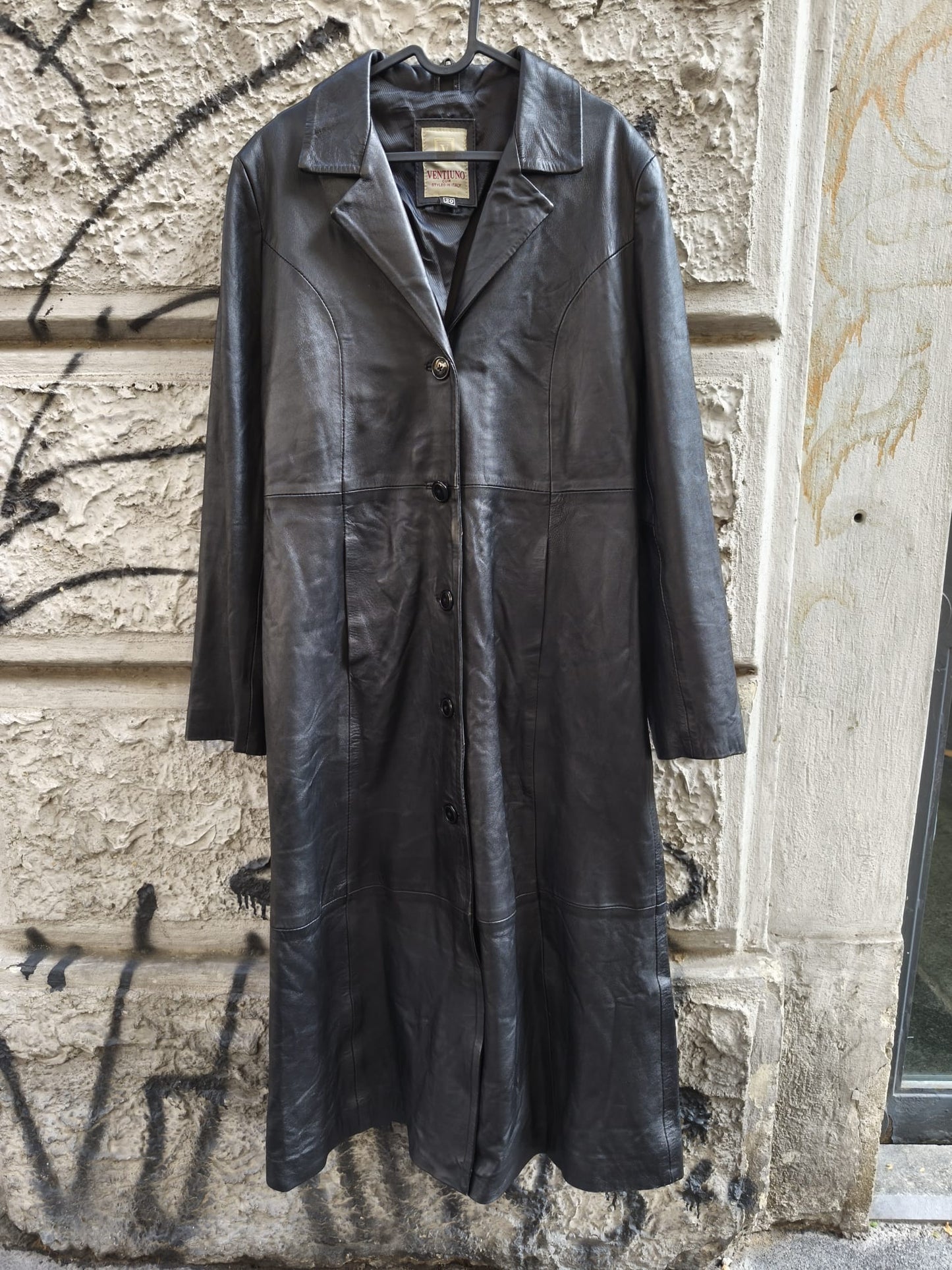 Trench in vera pelle nera lungo