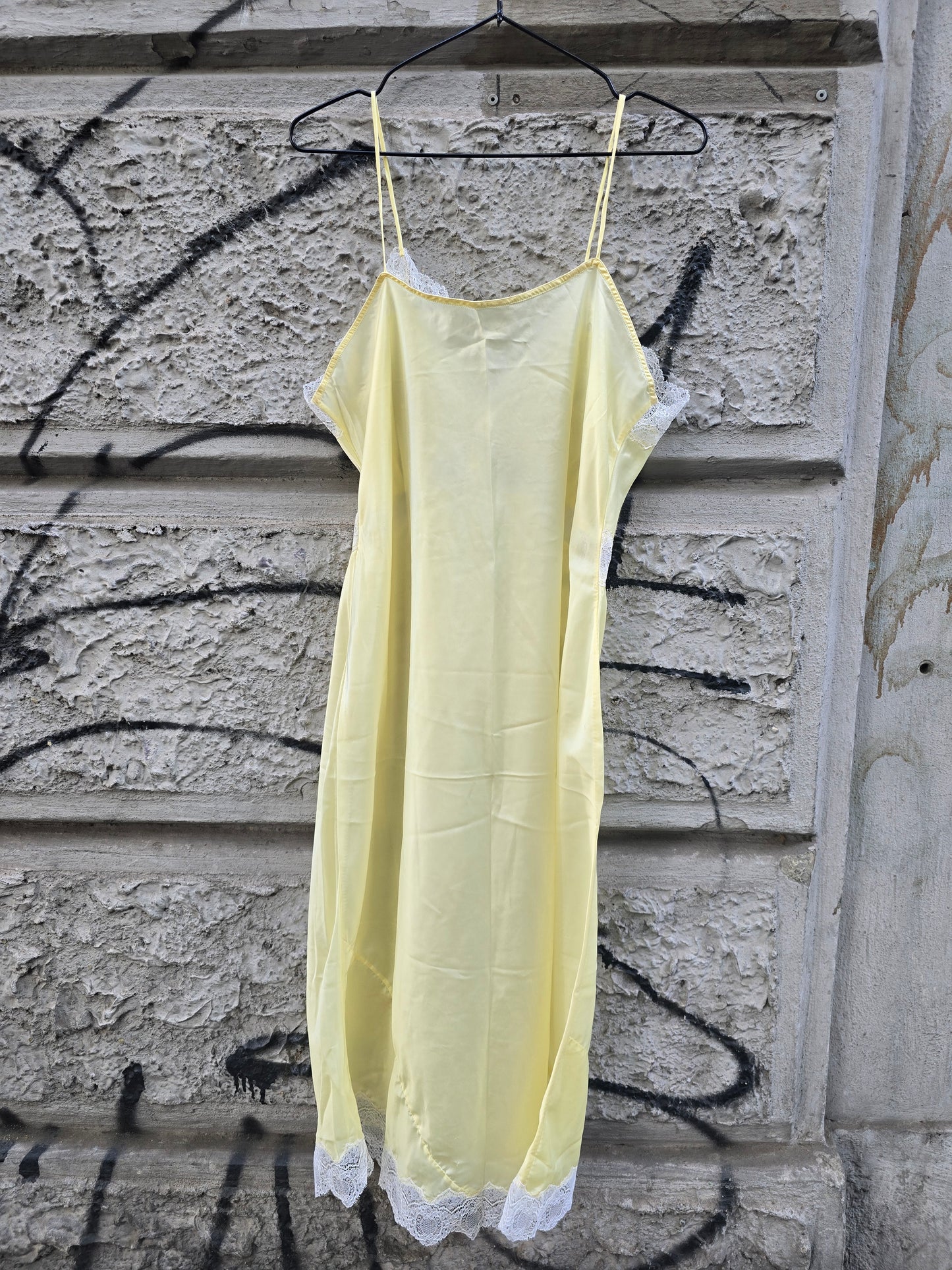 Sottoveste vintage giallo pallido in viscosa