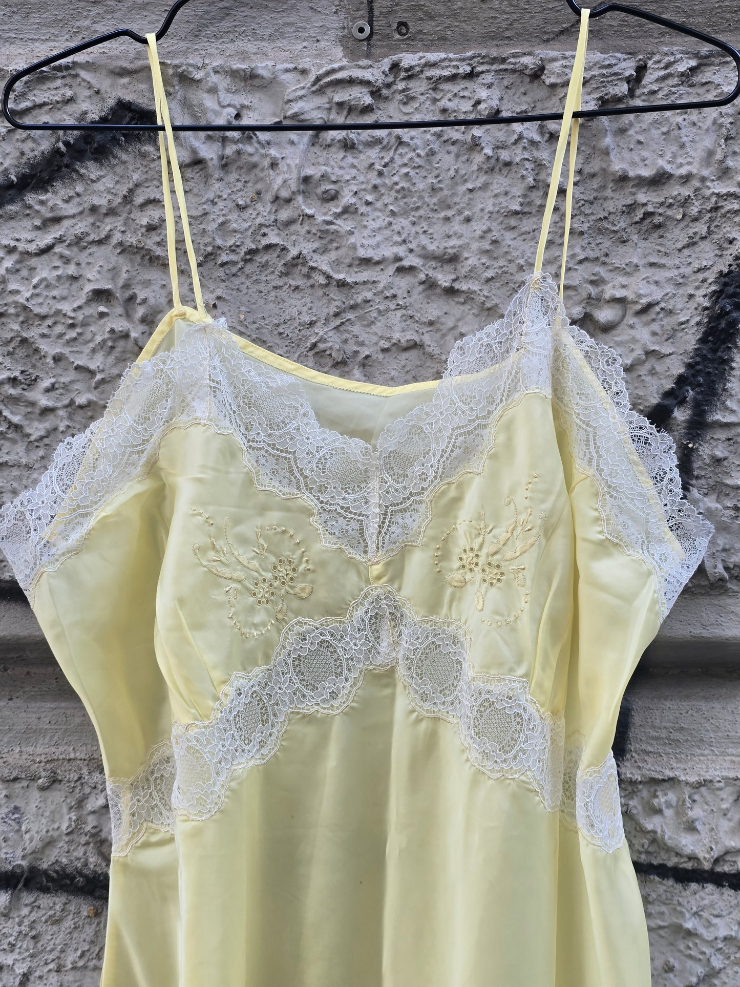 Sottoveste vintage giallo pallido in viscosa