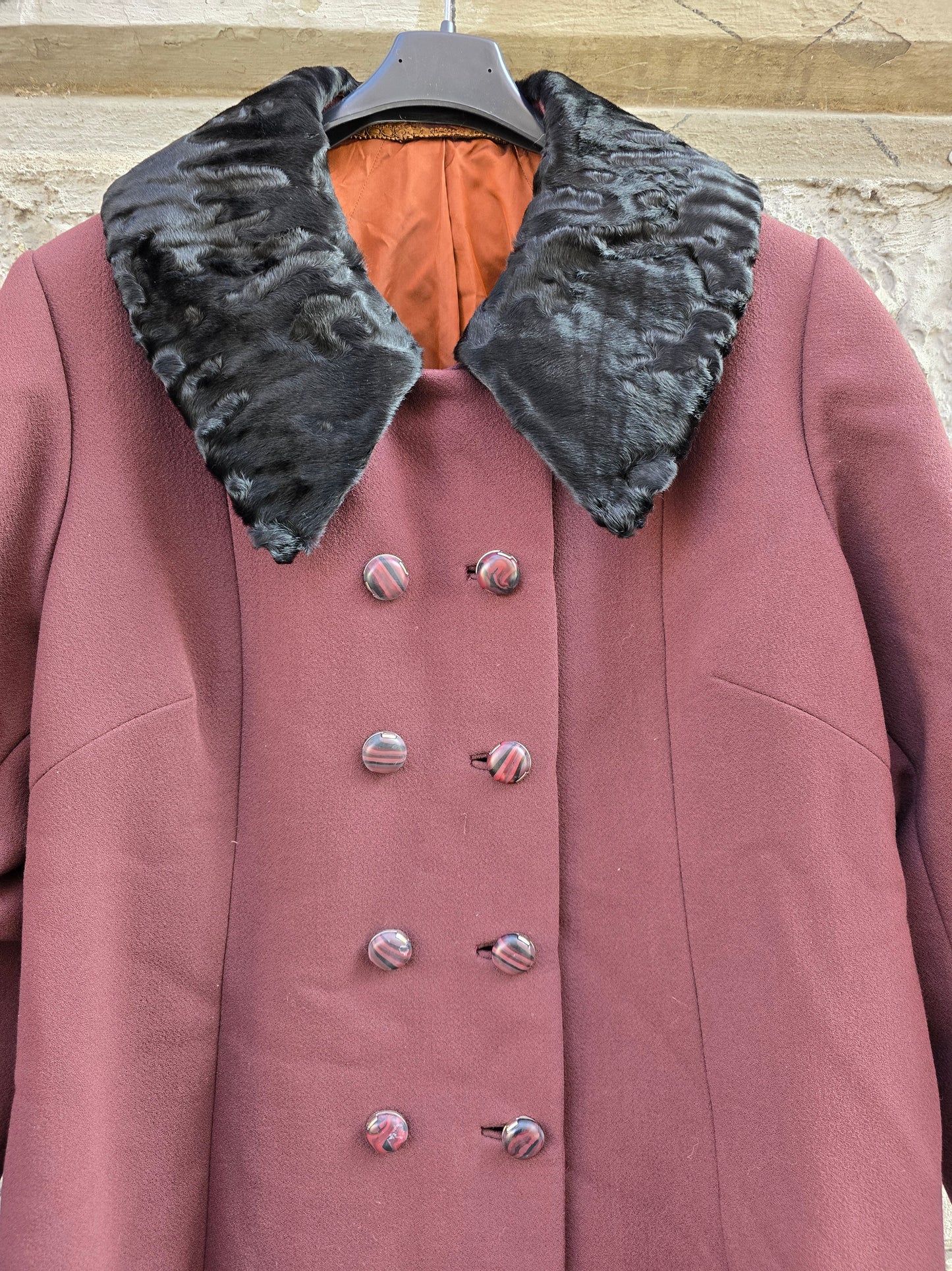 Cappotto donna vintage con collo in astrakan