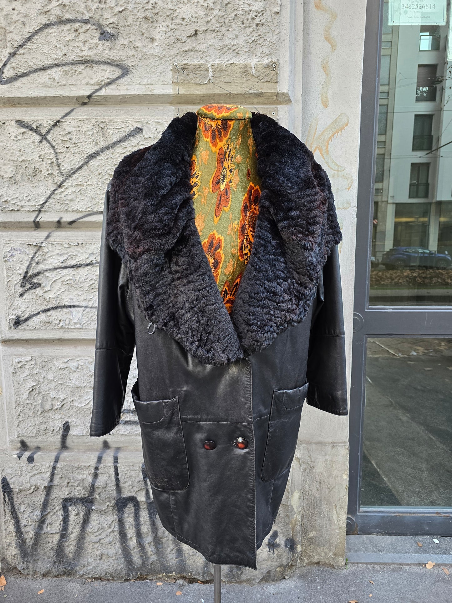 Giacca vintage in vera pelle con collo in pelliccia