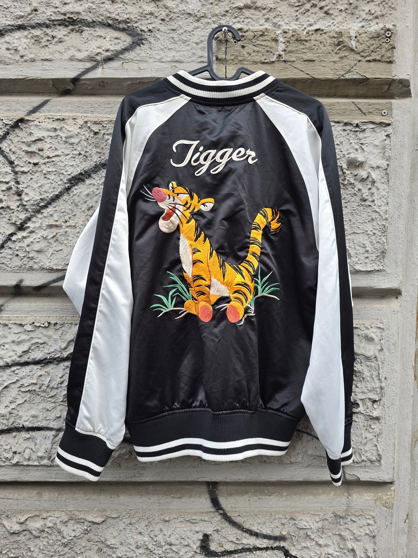 Bomber Tigger Tokio resort