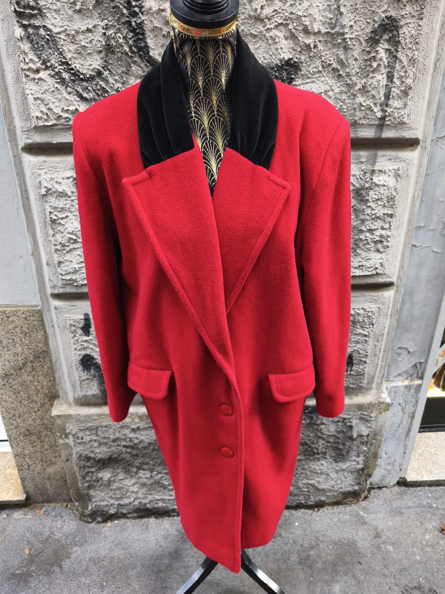 Cappotto donna rosso vintage con collo in velluto in pura lana