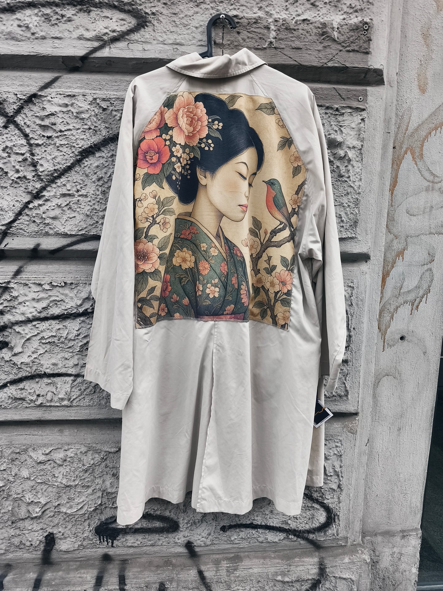 Trench vintage beige custom geisha by Sismica Vintage