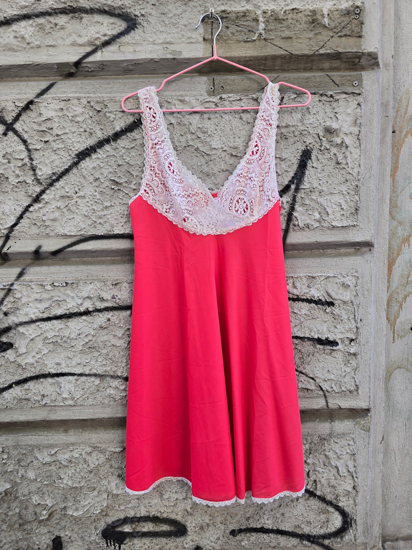 Sottoveste vintage ciliegia con pizzo