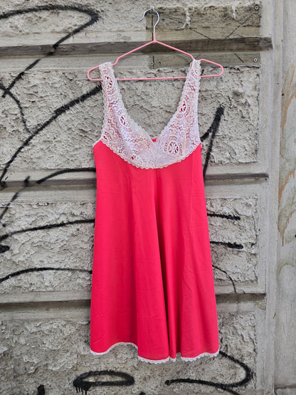 Sottoveste vintage ciliegia con pizzo