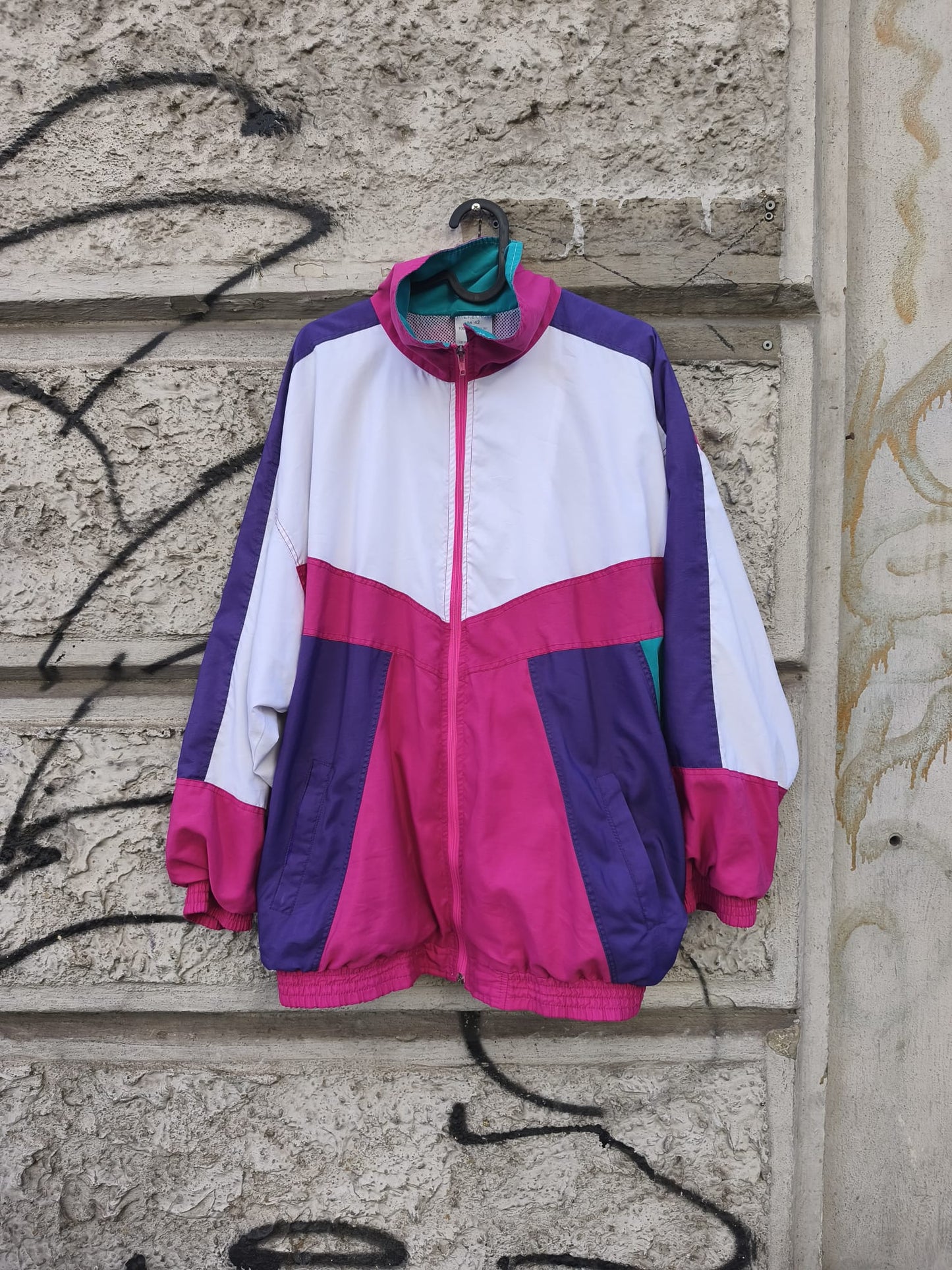 Tuta acetata anni 80 viola, verde, banca e fucsia