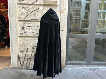 Mantella lunga teatrale vintage in velluto verde