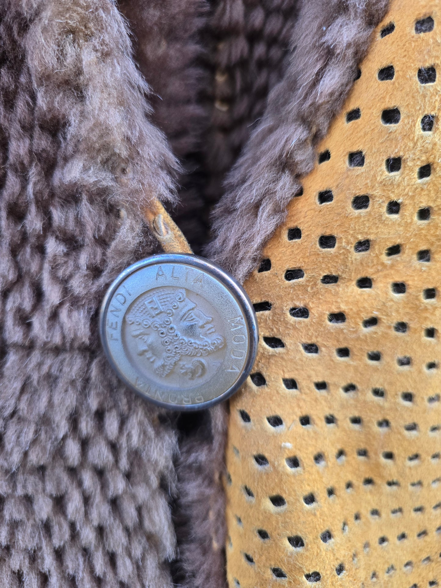 Montone vintage donna Fendi