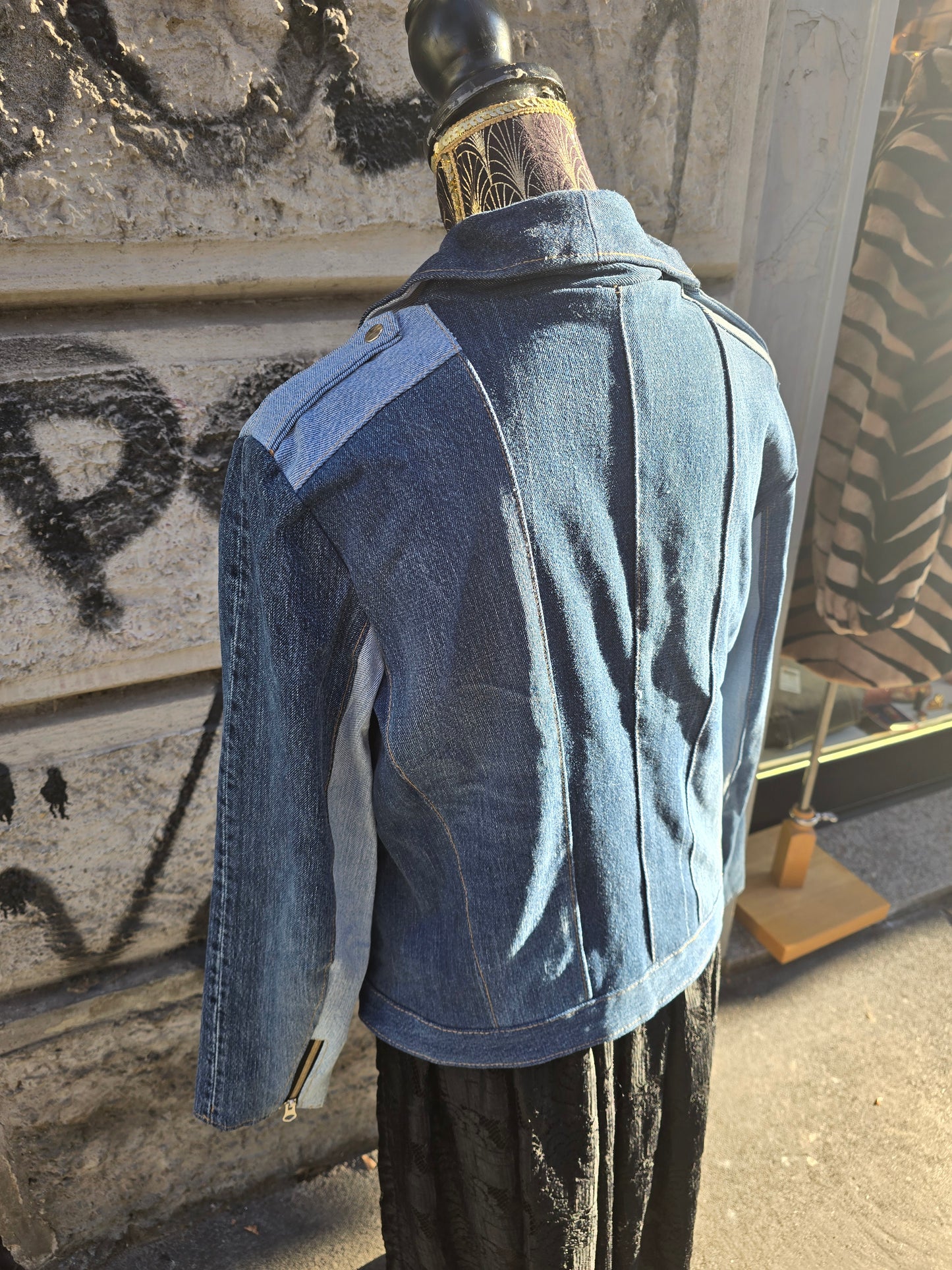 Giacca vintage in jeans modello chiodo
