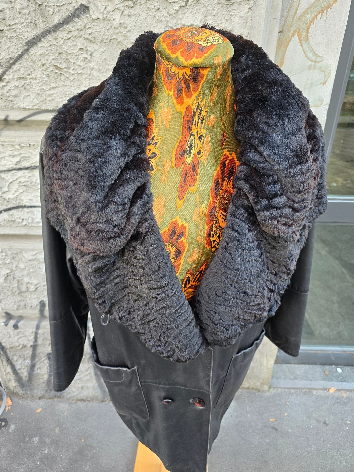 Giacca vintage in vera pelle con collo in pelliccia